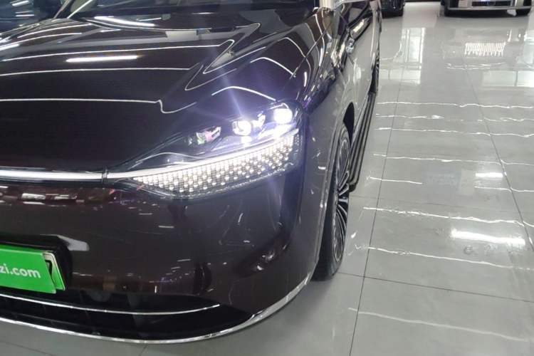 Used Hima AITO M9 2025 Extended-Range Ultra Version 52 kWh 6-Seater Left Front Headlight