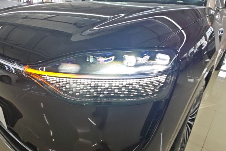 Used Hima AITO M9 2025 Extended-Range Ultra Version 52 kWh 5-Seater Edition Left Front Headlight