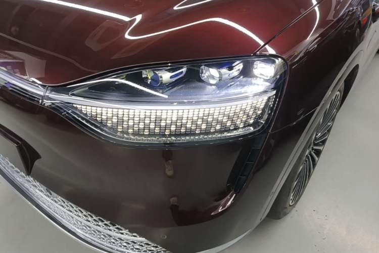 Used Hima AITO M9 2025 Extended-Range Ultra Version 52 kWh 5-Seater Edition Left Front Headlight