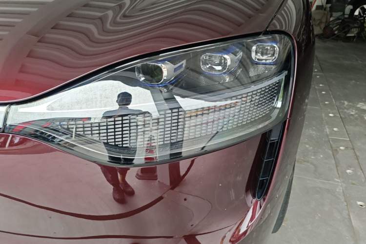 Used Hima AITO M9 2025 Extended-Range Ultra Version 52 kWh 6-Seater Left Front Headlight