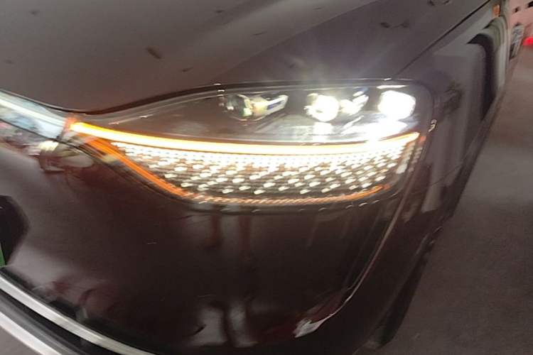Used Hima AITO M9 2025 Extended-Range Ultra Version 52 kWh 5-Seater Edition Left Front Headlight