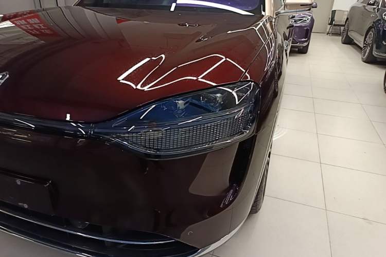 Used Hima AITO M9 2025 Extended-Range Ultra Version 52 kWh 5-Seater Edition Left Front Headlight