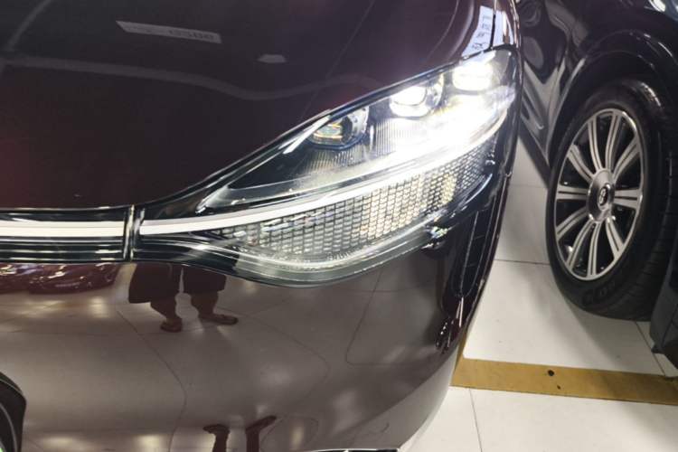Used Hima AITO M9 2025 Extended-Range Ultra Version 52 kWh 6-Seater Left Front Headlight