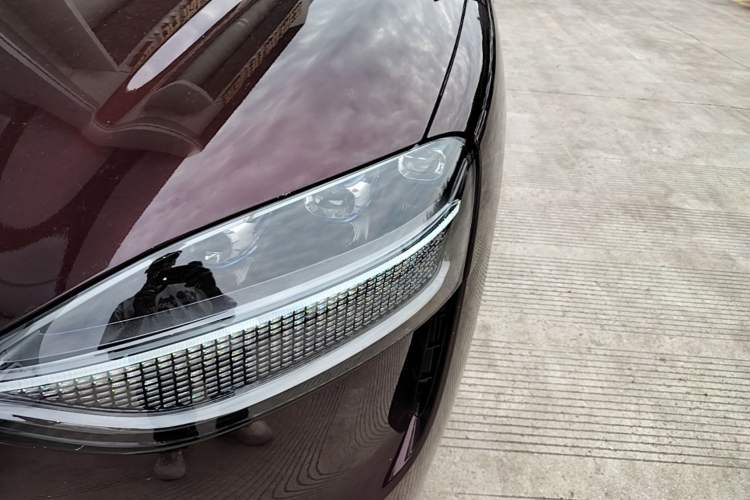 Used Hima AITO M9 2025 Extended-Range Ultra Version 52 kWh 5-Seater Edition Left Front Headlight