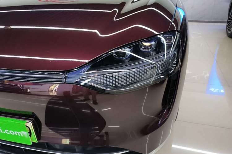 Used Hima AITO M9 2025 Extended-Range Ultra Version 52 kWh 6-Seater Left Front Headlight