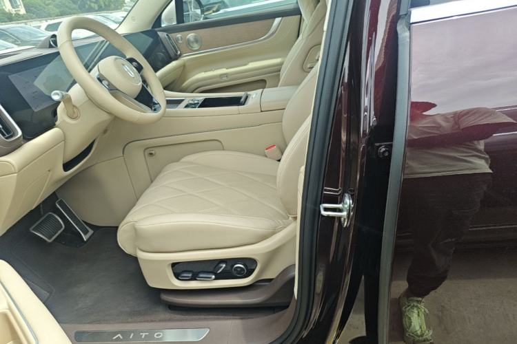 Used Hima AITO M9 2025 Extended-Range Ultra Version 52 kWh 6-Seater Left Front Seat