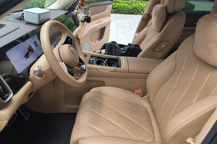 Used Hima AITO M9 2025 Extended-Range Ultra Version 52 kWh 5-Seater Edition Left Front Seat