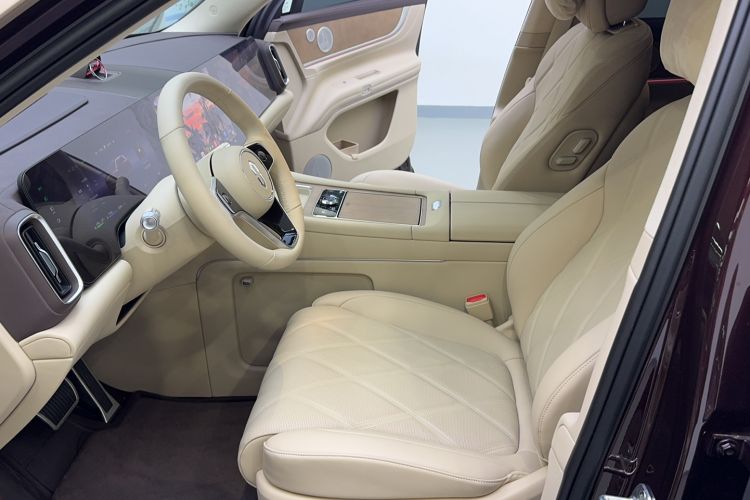 Used Hima AITO M9 2025 Extended-Range Ultra Version 52 kWh 6-Seater Left Front Seat