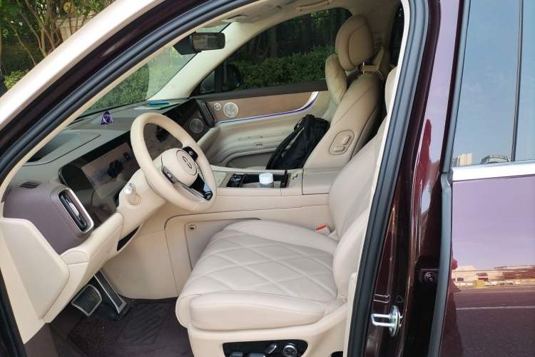 Used Hima AITO M9 2025 Extended-Range Ultra Version 52 kWh 6-Seater Left Front Seat