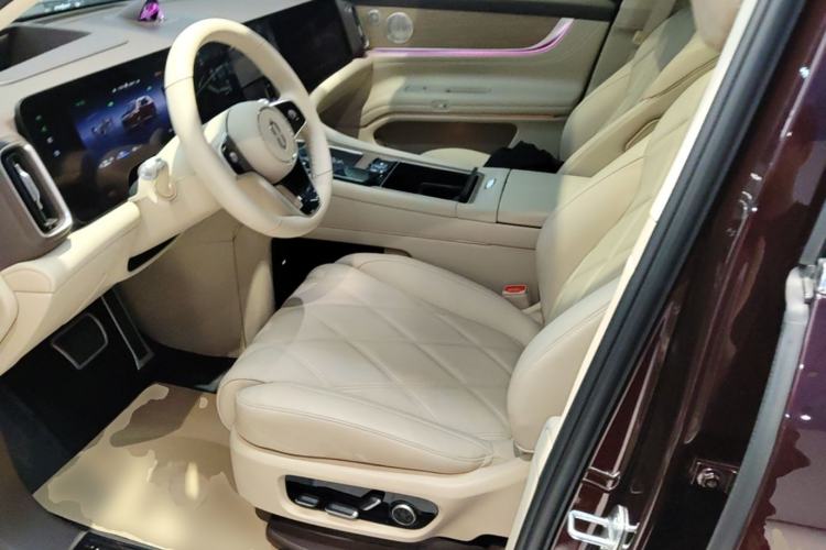 Used Hima AITO M9 2025 Extended-Range Ultra Version 52 kWh 5-Seater Edition Left Front Seat