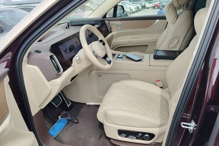 Used Hima AITO M9 2025 Extended-Range Ultra Version 52 kWh 6-Seater Left Front Seat