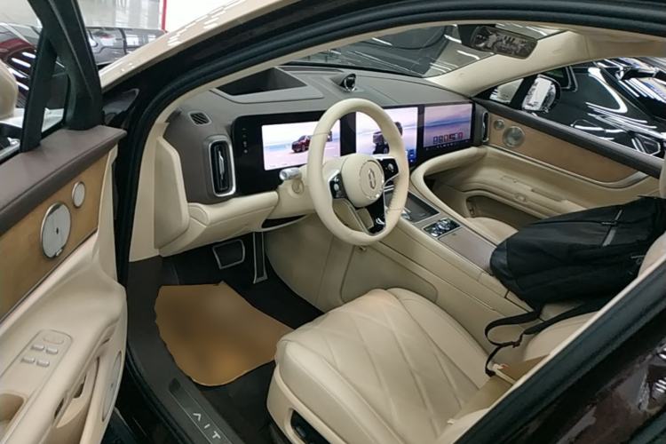 Used Hima AITO M9 2025 Extended-Range Ultra Version 52 kWh 6-Seater Left Front Seat
