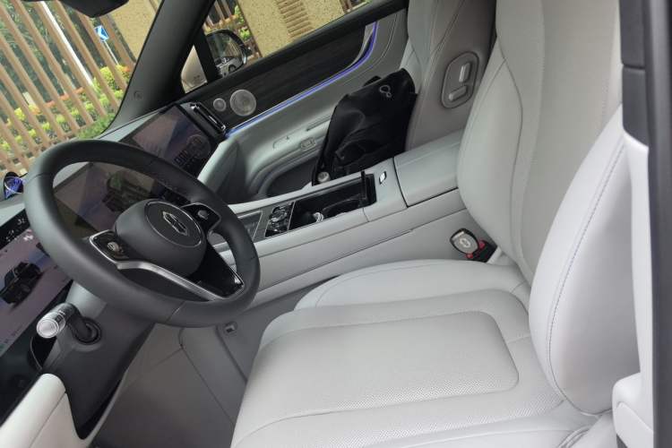 Used Hima AITO M9 2025 Pure Electric Ultra Version 100 kWh 6-Seater Model Left Front Seat