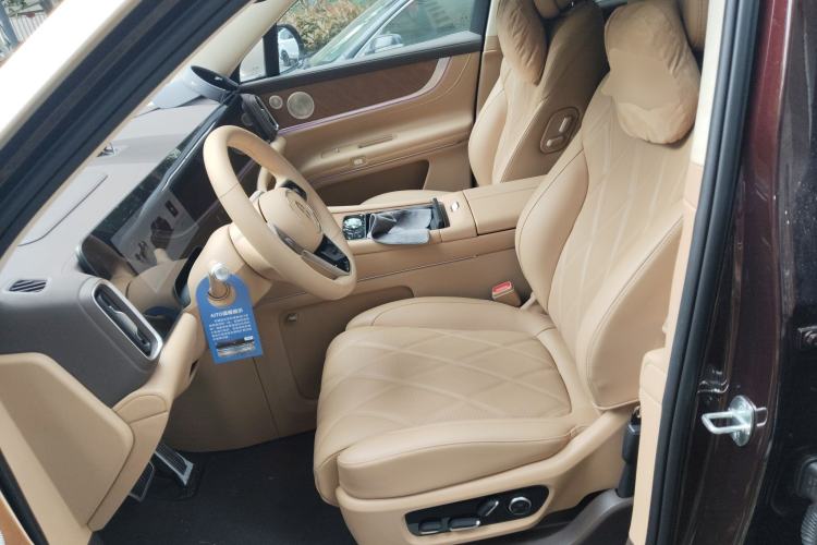 Used Hima AITO M9 2025 Extended-Range Ultra Version 52 kWh 6-Seater Left Front Seat