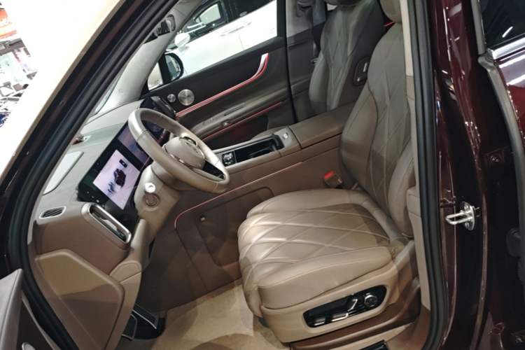 Used Hima AITO M9 2025 Extended-Range Ultra Version 52 kWh 6-Seater Left Front Seat