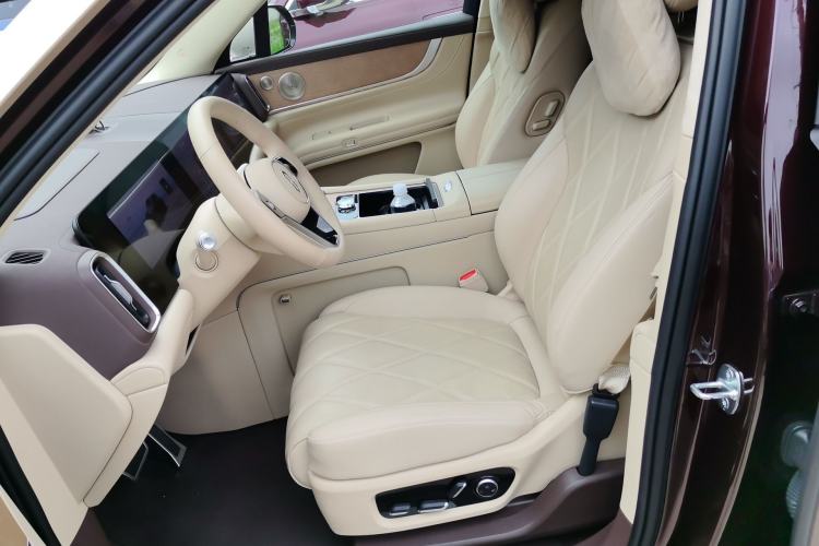 Used Hima AITO M9 2025 Extended-Range Ultra Version 52 kWh 6-Seater Left Front Seat