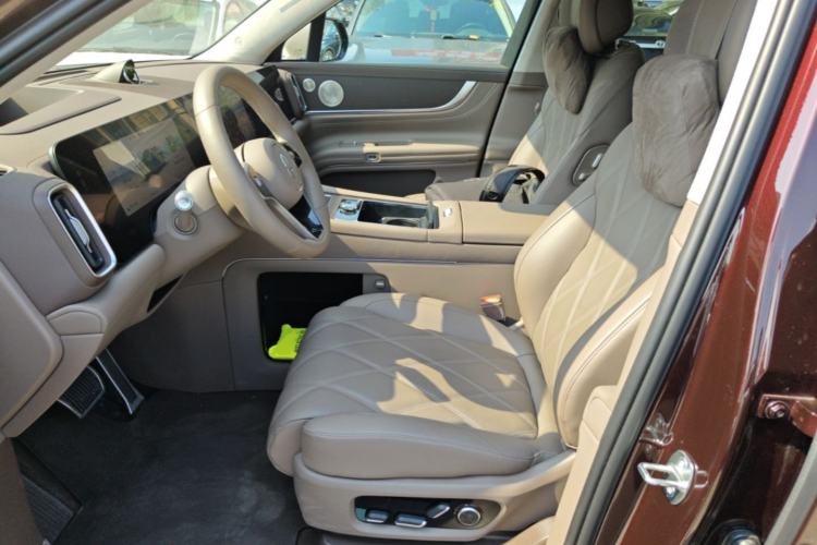 Used Hima AITO M9 2025 Extended-Range Ultra Version 52 kWh 6-Seater Left Front Seat