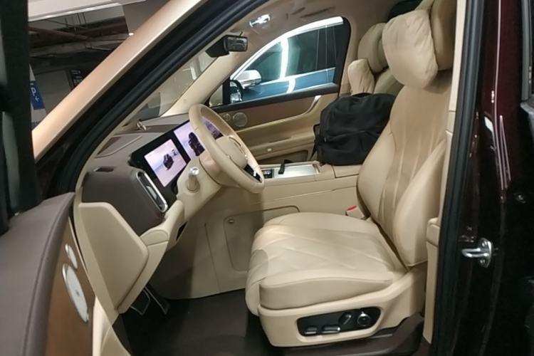 Used Hima AITO M9 2025 Extended-Range Ultra Version 52 kWh 6-Seater Left Front Seat