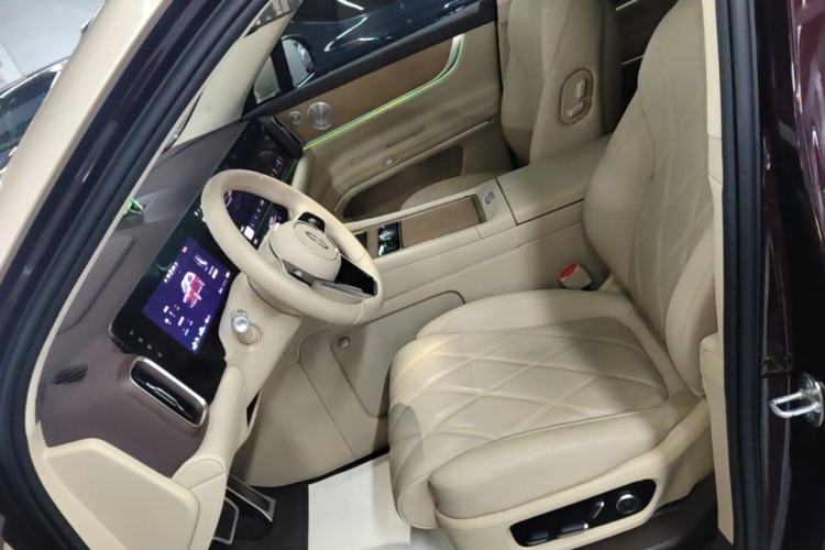 Used Hima AITO M9 2025 Extended-Range Ultra Version 52 kWh 6-Seater Left Front Seat