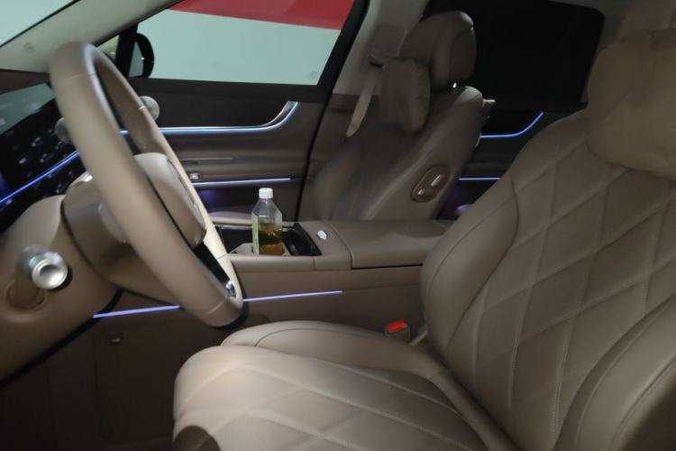 Used Hima AITO M9 2025 All-Electric Ultra Version 100 kWh 5-Seater Model Left Front Seat