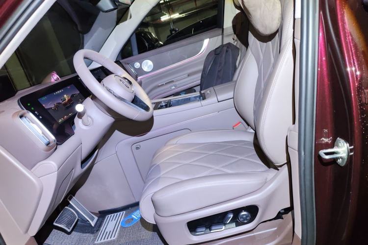 Used Hima AITO M9 2025 Extended-Range Ultra Version 52 kWh 6-Seater Left Front Seat