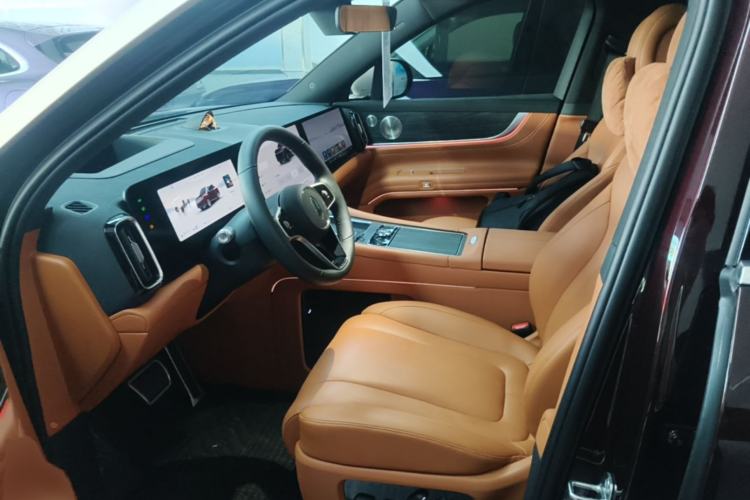 Used Hima AITO M9 2025 Extended-Range Max Version 52 kWh 6-Seater Edition Left Front Seat