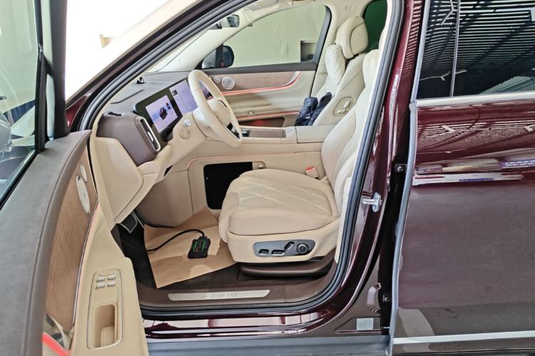 Used Hima AITO M9 2025 Extended-Range Ultra Version 52 kWh 6-Seater Left Front Seat