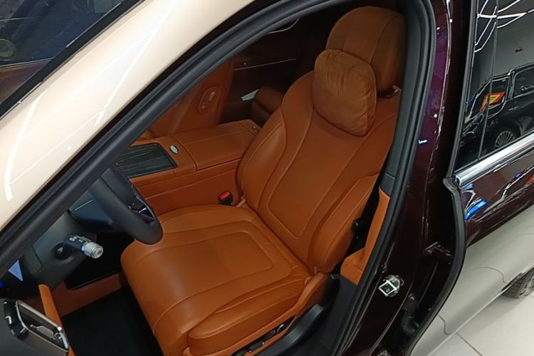 Used Hima AITO M9 2025 Extended-Range Ultra Version 52 kWh 5-Seater Edition Left Front Seat