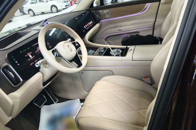 Used Hima AITO M9 2025 Extended-Range Ultra Version 52 kWh 6-Seater Left Front Seat