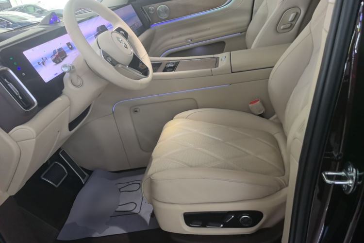 Used Hima AITO M9 2025 Extended-Range Ultra Version 52 kWh 6-Seater Left Front Seat