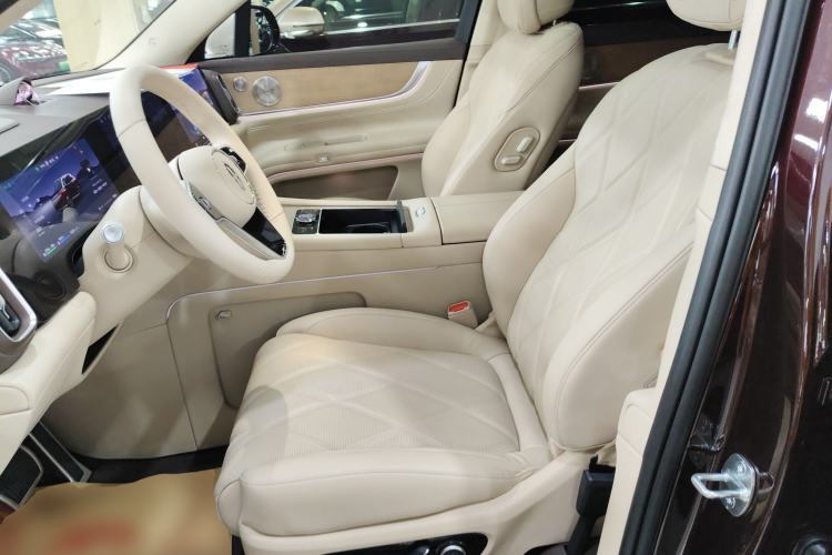 Used Hima AITO M9 2025 Extended-Range Ultra Version 52 kWh 6-Seater Left Front Seat