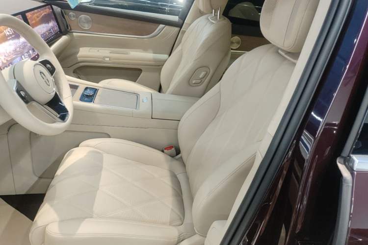 Used Hima AITO M9 2025 Extended-Range Ultra Version 52 kWh 6-Seater Left Front Seat