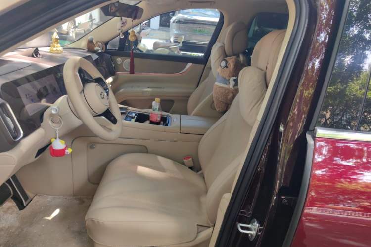 Used Hima AITO M9 2025 Extended-Range Ultra Version 52 kWh 6-Seater Left Front Seat