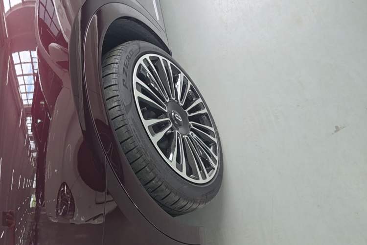 Used Hima AITO M9 2025 Pure Electric Ultra Version 100 kWh 6-Seater Model Left Front Wheel Hub