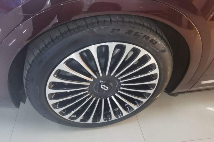 Used Hima AITO M9 2025 Extended-Range Ultra Version 52 kWh 6-Seater Left Front Wheel Hub