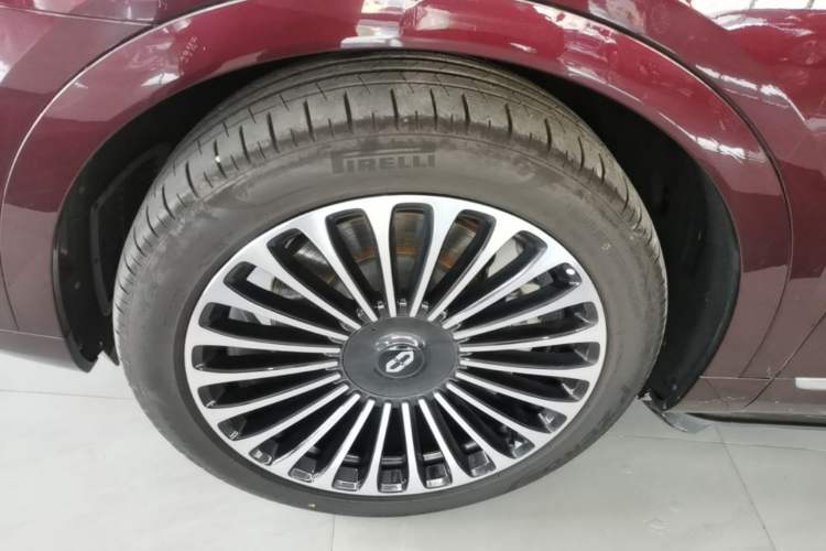 Used Hima AITO M9 2025 Extended-Range Ultra Version 52 kWh 6-Seater Left Front Wheel Hub
