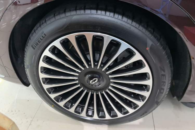 Used Hima AITO M9 2025 Extended-Range Ultra Version 52 kWh 6-Seater Left Front Wheel Hub