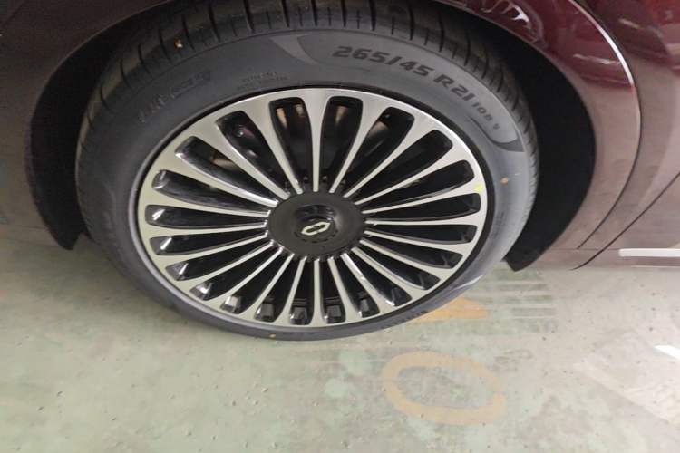 Used Hima AITO M9 2025 Extended-Range Ultra Version 52 kWh 6-Seater Left Front Wheel Hub