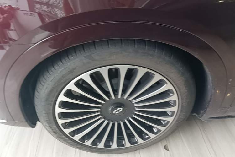Used Hima AITO M9 2025 Extended-Range Ultra Version 52 kWh 6-Seater Left Front Wheel Hub