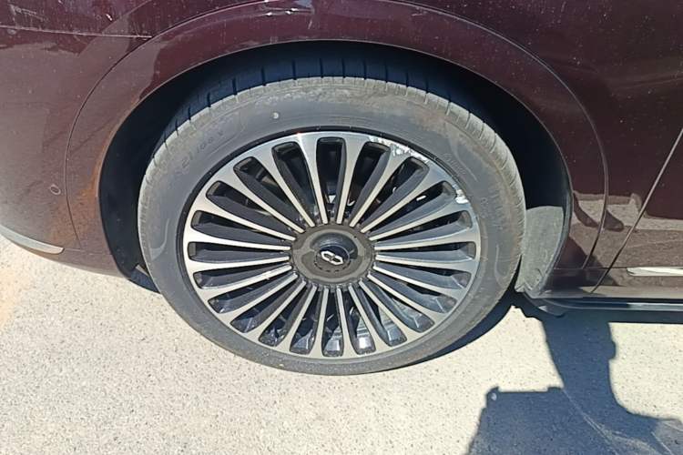 Used Hima AITO M9 2025 Extended-Range Ultra Version 52 kWh 6-Seater Left Front Wheel Hub