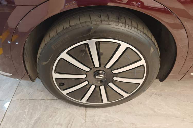Used Hima AITO M9 2025 Extended-Range Ultra Version 52 kWh 6-Seater Left Front Wheel Hub
