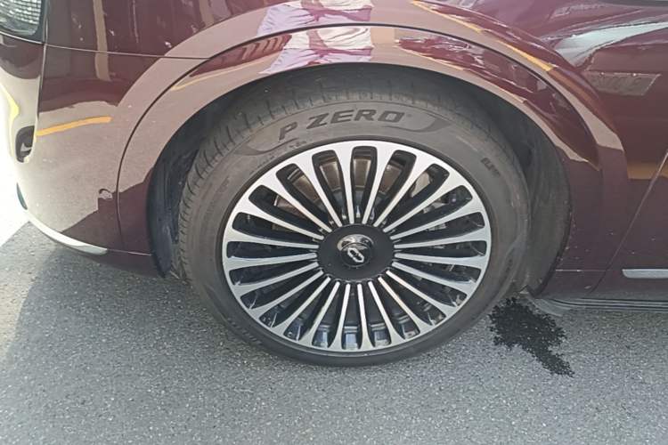 Used Hima AITO M9 2025 Extended-Range Ultra Version 52 kWh 6-Seater Left Front Wheel Hub