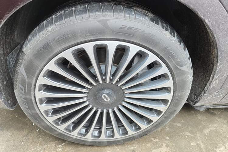 Used Hima AITO M9 2025 Extended-Range Ultra Version 52 kWh 6-Seater Left Front Wheel Hub