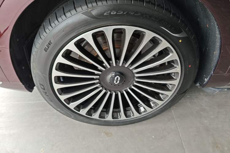 Used Hima AITO M9 2025 Extended-Range Ultra Version 52 kWh 6-Seater Left Front Wheel Hub