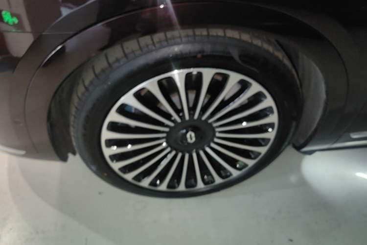 Used Hima AITO M9 2025 Extended-Range Ultra Version 52 kWh 6-Seater Left Front Wheel Hub