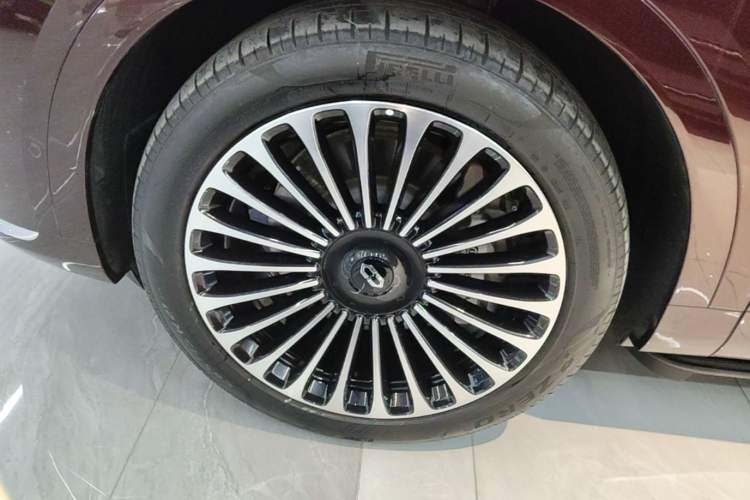 Used Hima AITO M9 2025 Extended-Range Ultra Version 52 kWh 6-Seater Left Front Wheel Hub