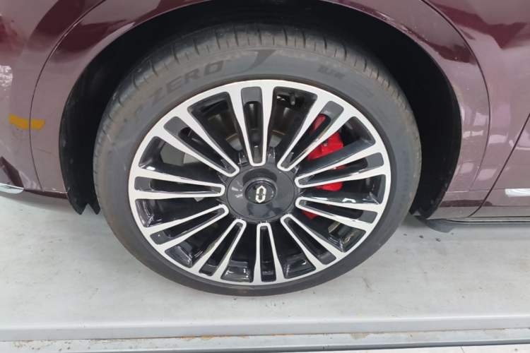 Used Hima AITO M9 2025 All-Electric Ultra Version 100 kWh 5-Seater Model Left Front Wheel Hub