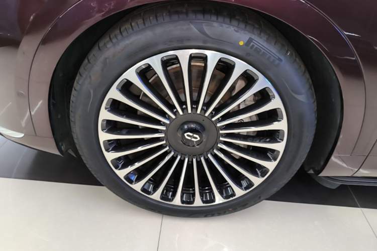 Used Hima AITO M9 2025 Extended-Range Ultra Version 52 kWh 6-Seater Left Front Wheel Hub
