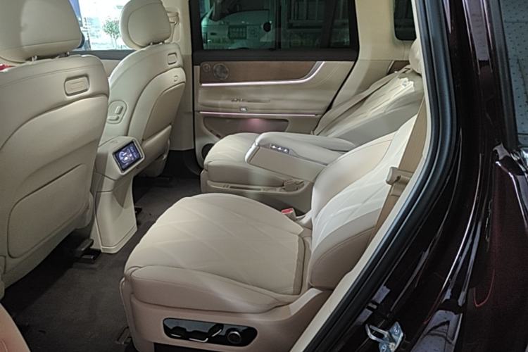 Used Hima AITO M9 2025 Extended-Range Ultra Version 52 kWh 6-Seater Left Rear Seat
