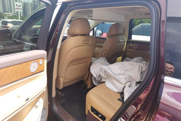 Used Hima AITO M9 2025 All-Electric Ultra Version 100 kWh 5-Seater Model Left Rear Seat